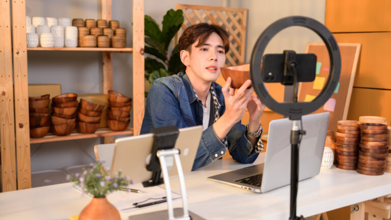 Affiliate vs Traditional Influencers: Which Drives More Sales?